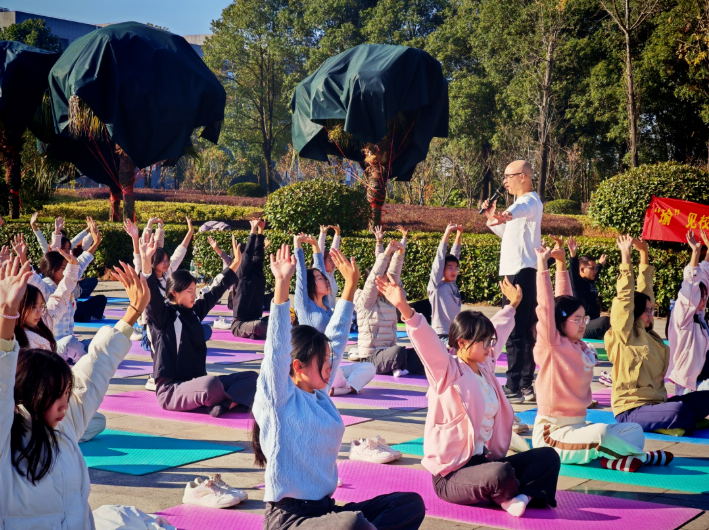 ScreenShot_2025-12-09_212726_218