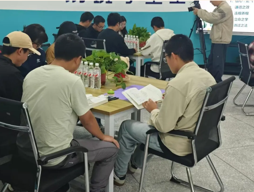 ScreenShot_2025-10-27_212140_202